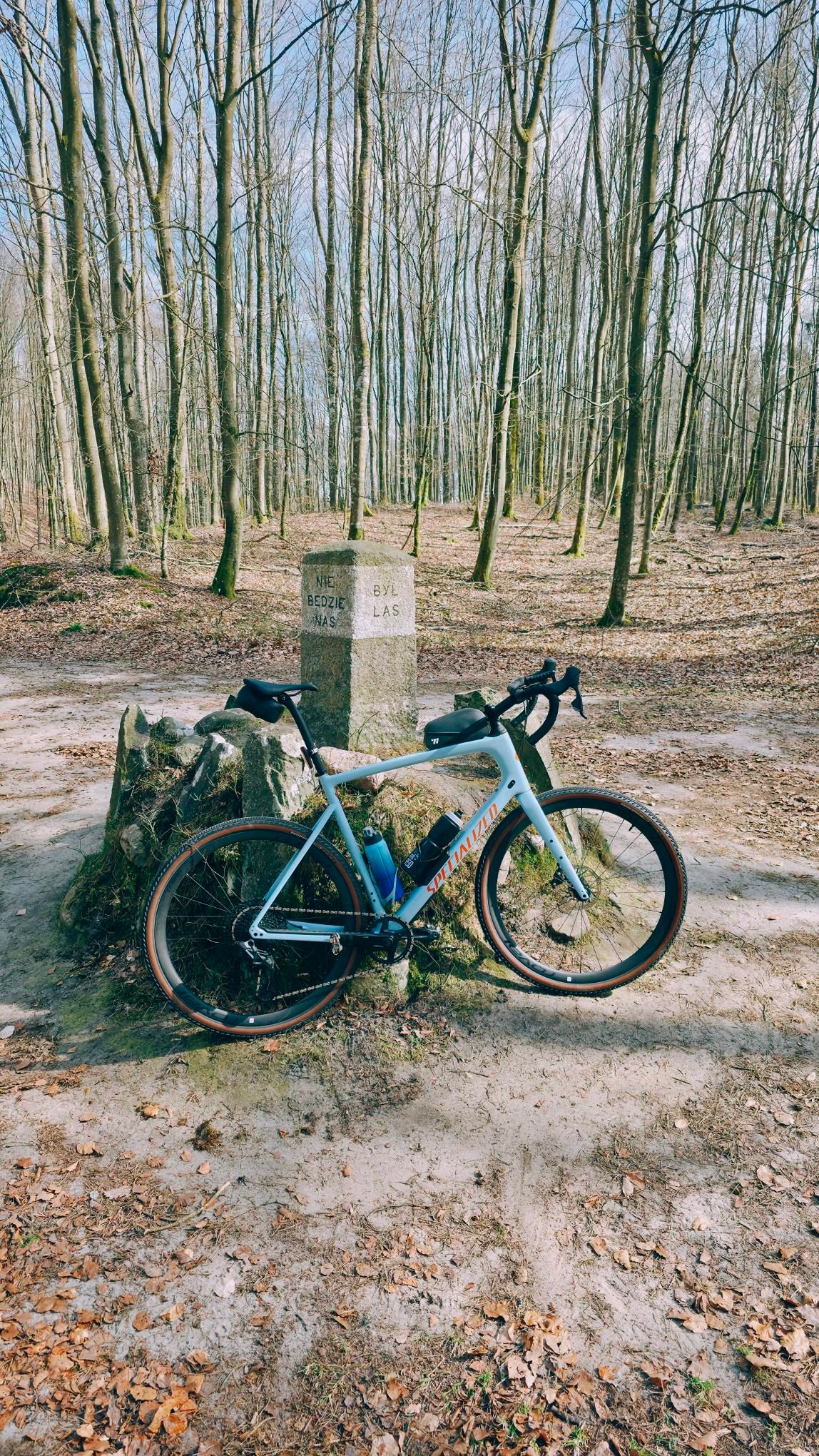 Zdjęcie nr 2 z trasy rowerowej Szczelina Lechicka Gravel Ride, 175 m n.p.m., km 31.8. Nakręcone Rowerem, data: 13.04.2025, 15:07.