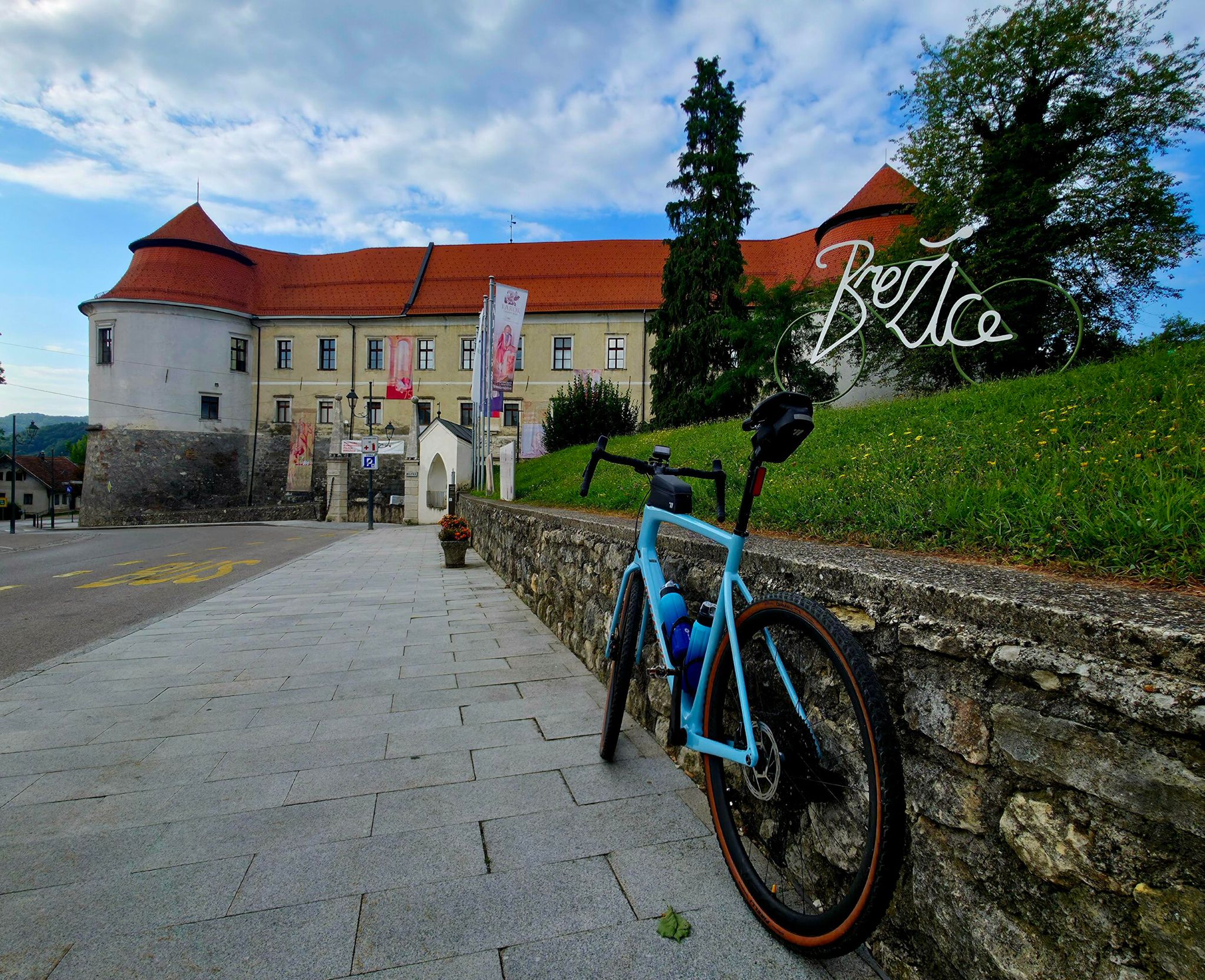 Zdjęcie nr 1 z trasy rowerowej Slovenia Gravel Ride #1, 159 m n.p.m., km 0. Nakręcone Rowerem, data: 18.08.2025, 08:37.