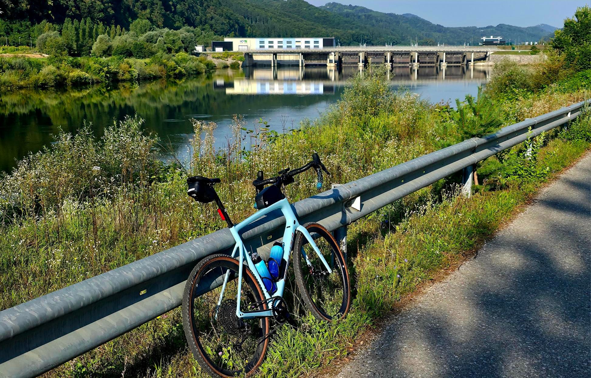 Zdjęcie nr 2 z trasy rowerowej Slovenia Gravel Ride #2, 173 m n.p.m., km 36.6. Nakręcone Rowerem, data: 20.08.2025, 08:30.