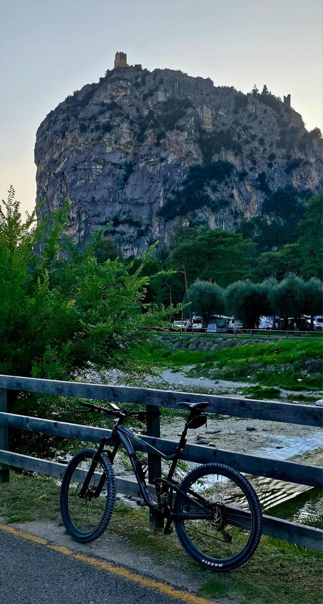 Zdjęcie nr 2 z trasy rowerowej Garda 2025 #1: Strada del Ponale,  Lago di Ledro MTB Ride, 662 m n.p.m., km 22. Nakręcone Rowerem, data: 18.09.2025, 12:59.