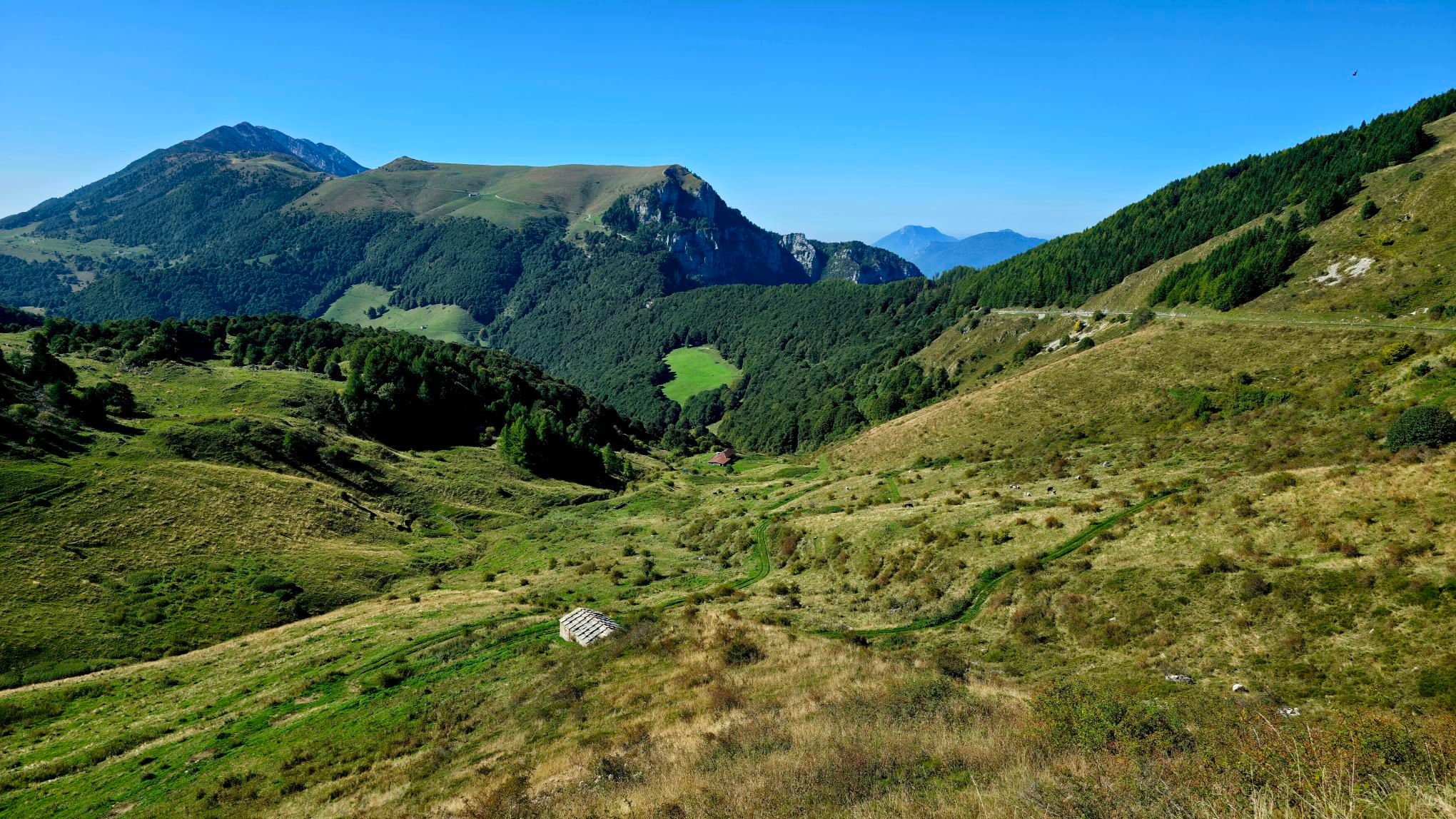 Zdjęcie nr 6 z trasy rowerowej Garda 2025 #2: Monte Baldo MTB Red Tour, 1594 m n.p.m., km 32.3. Nakręcone Rowerem, data: 19.09.2025, 11:09.