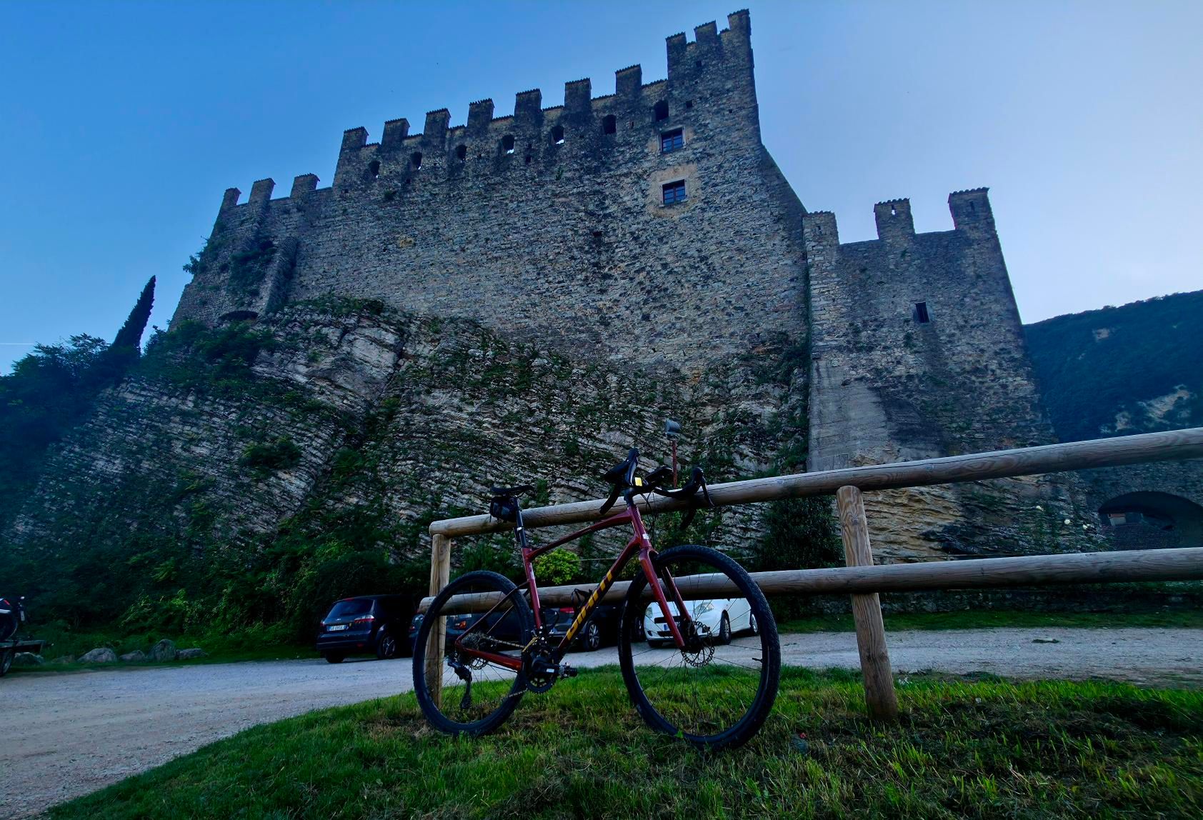 Zdjęcie nr 7 z trasy rowerowej Garda 2025 #3: Lago di Tenno Epic Gravel Ride, 414 m n.p.m., km 64. Nakręcone Rowerem, data: 20.09.2025, 17:39.