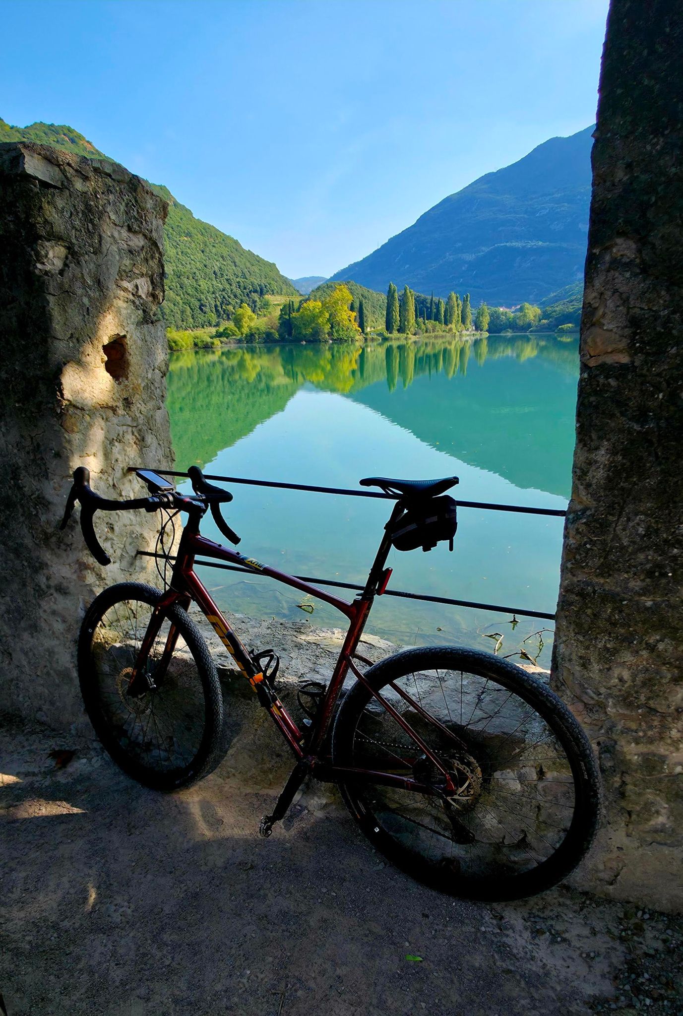 Zdjęcie nr 2 z trasy rowerowej Garda 2025 #4: Lago di Toblino / Cavedine Gravel Ride, 253 m n.p.m., km 13.7. Nakręcone Rowerem, data: 21.09.2025, 10:40.