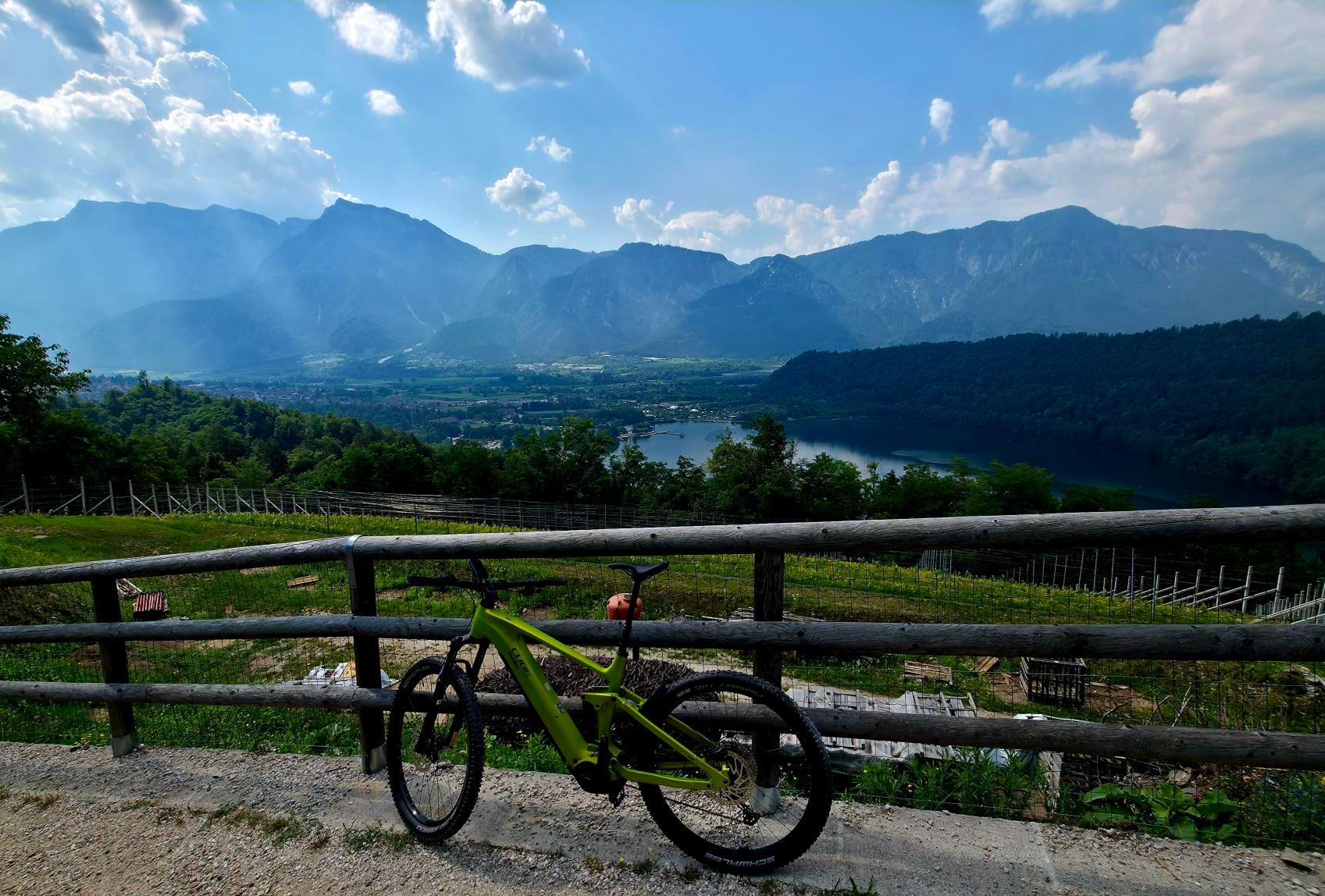 Zdjęcie nr 7 z trasy rowerowej Levico Terme E-MTB, 466 m n.p.m., km 34.1. Nakręcone Rowerem, data: 01.07.2026, 10:00.